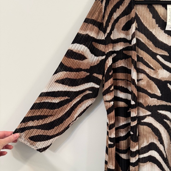 Women’s new Chico's Brown and Black Animal Print drape cardigan sweater - Picture 3 of 6